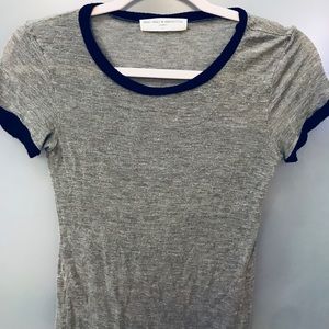 thin grey/black outlined crop tee